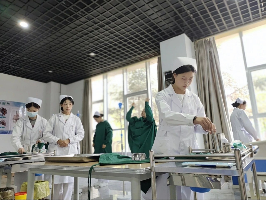 青衿之志 履践致远 | 学习之星：张婷婷