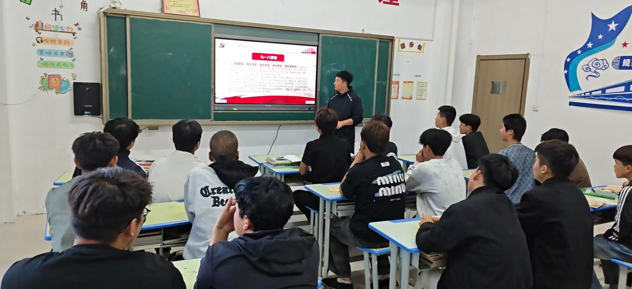 【优秀班主任系列一】守望·时光 | 陈博：以匠心育匠人 用热爱逐蓝天