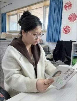 书韵校园・师者荐书 | 《真希望你也喜欢自己》