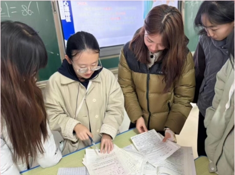 校园文字拼图・课桌旁札 | 新课本，新脚印